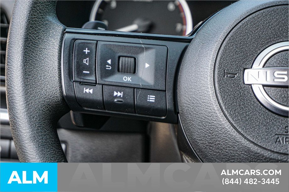 Used 2022 Gray Nissan SV image 28