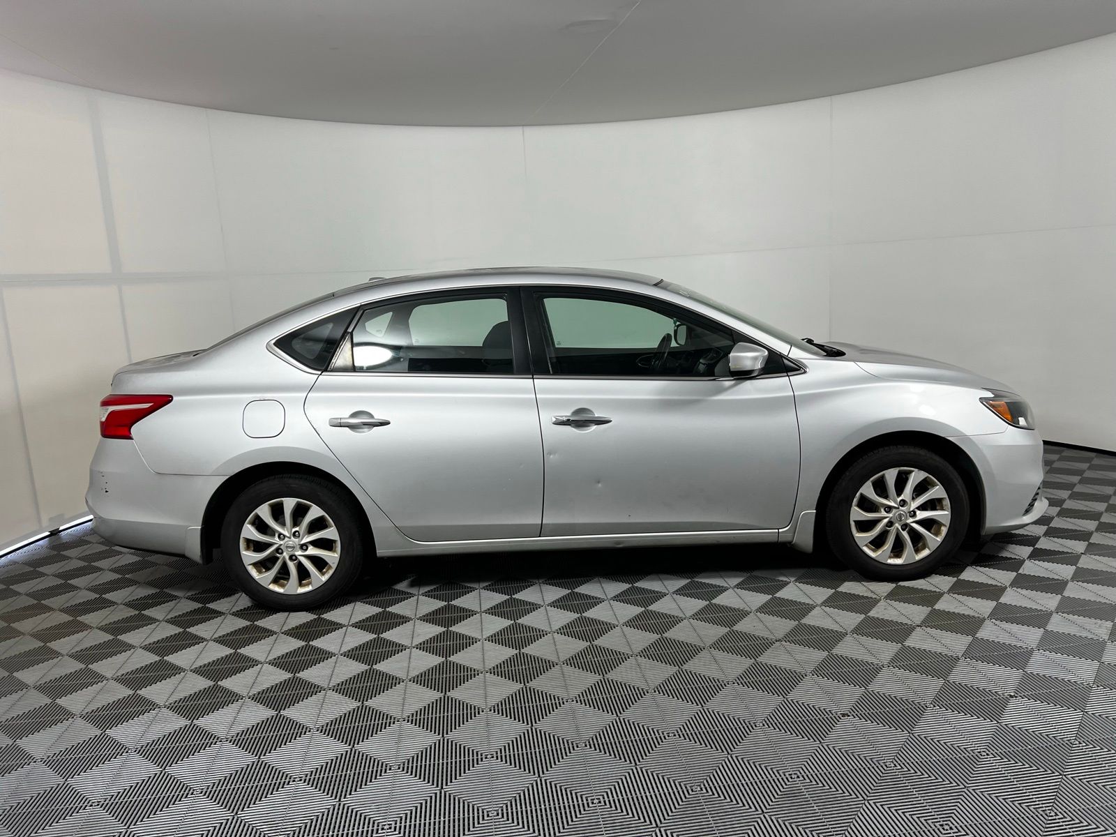 Thumbnail: 2019 Nissan Sentra - 4