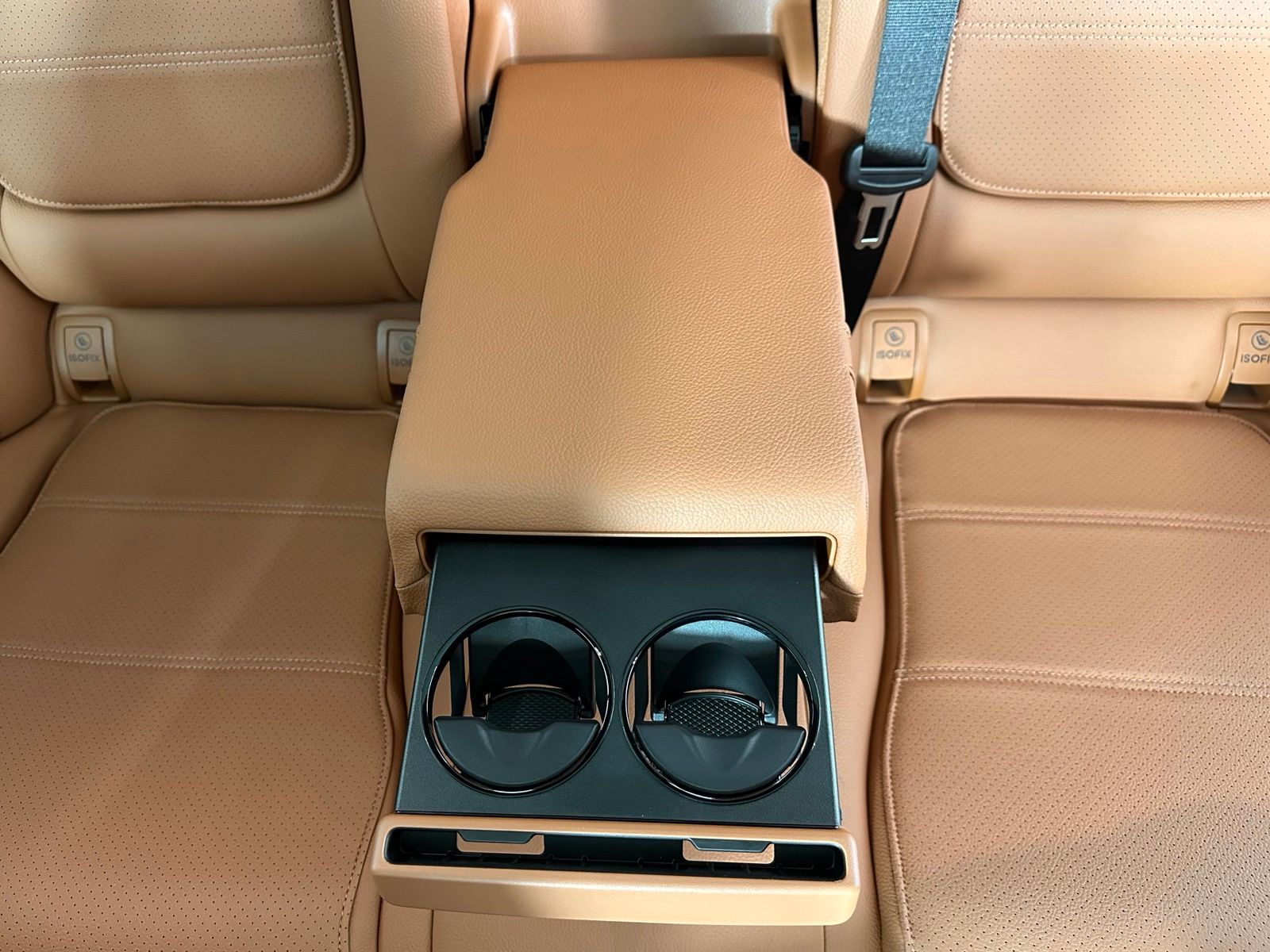 2025 Mercedes-Benz C-Class Sedan 33
