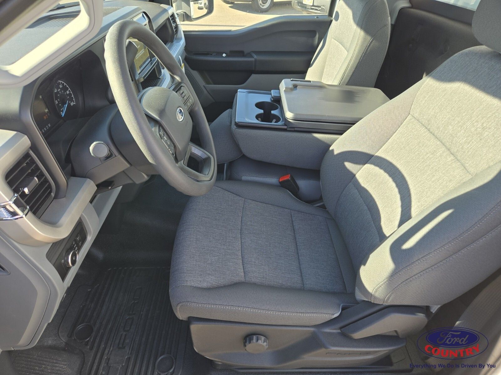 2025 Ford F-350 Super Duty Chassis Cab XL - Photo 6