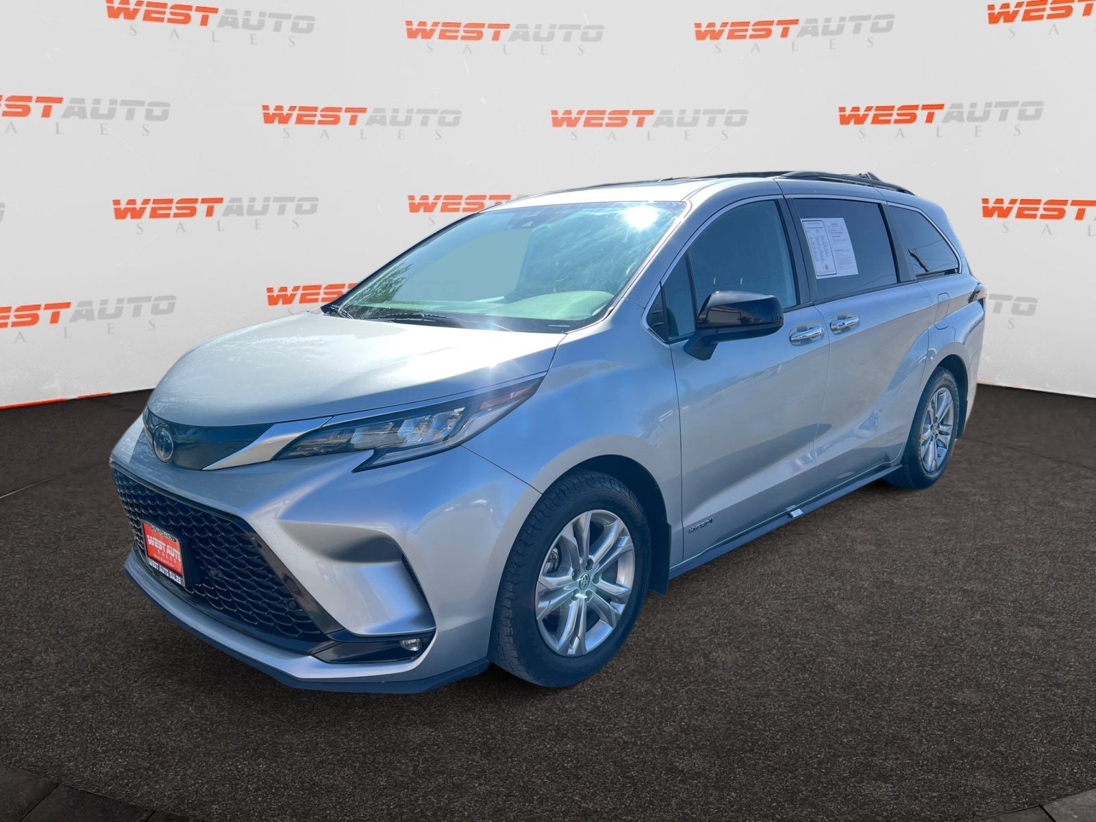 2021 Toyota Sienna XSE 7-Passenger AWD