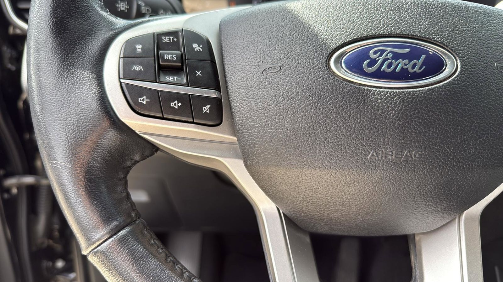 Used Car 2020 Ford Explorer  Limited For Sale Under $25,000 In Austin, Texas