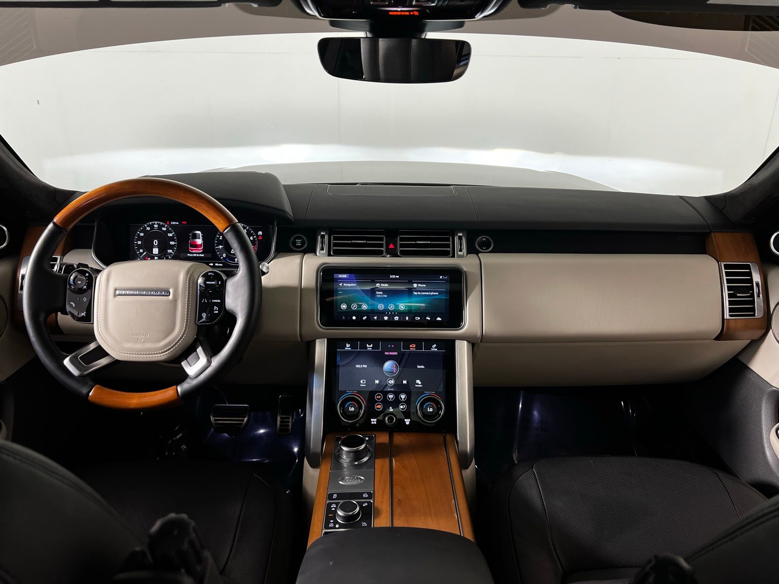 Thumbnail: 2021 Land Rover Range Rover - 17