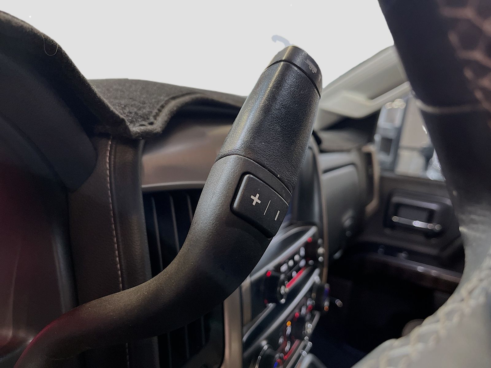 Used 2016 Black GMC Denali image 17