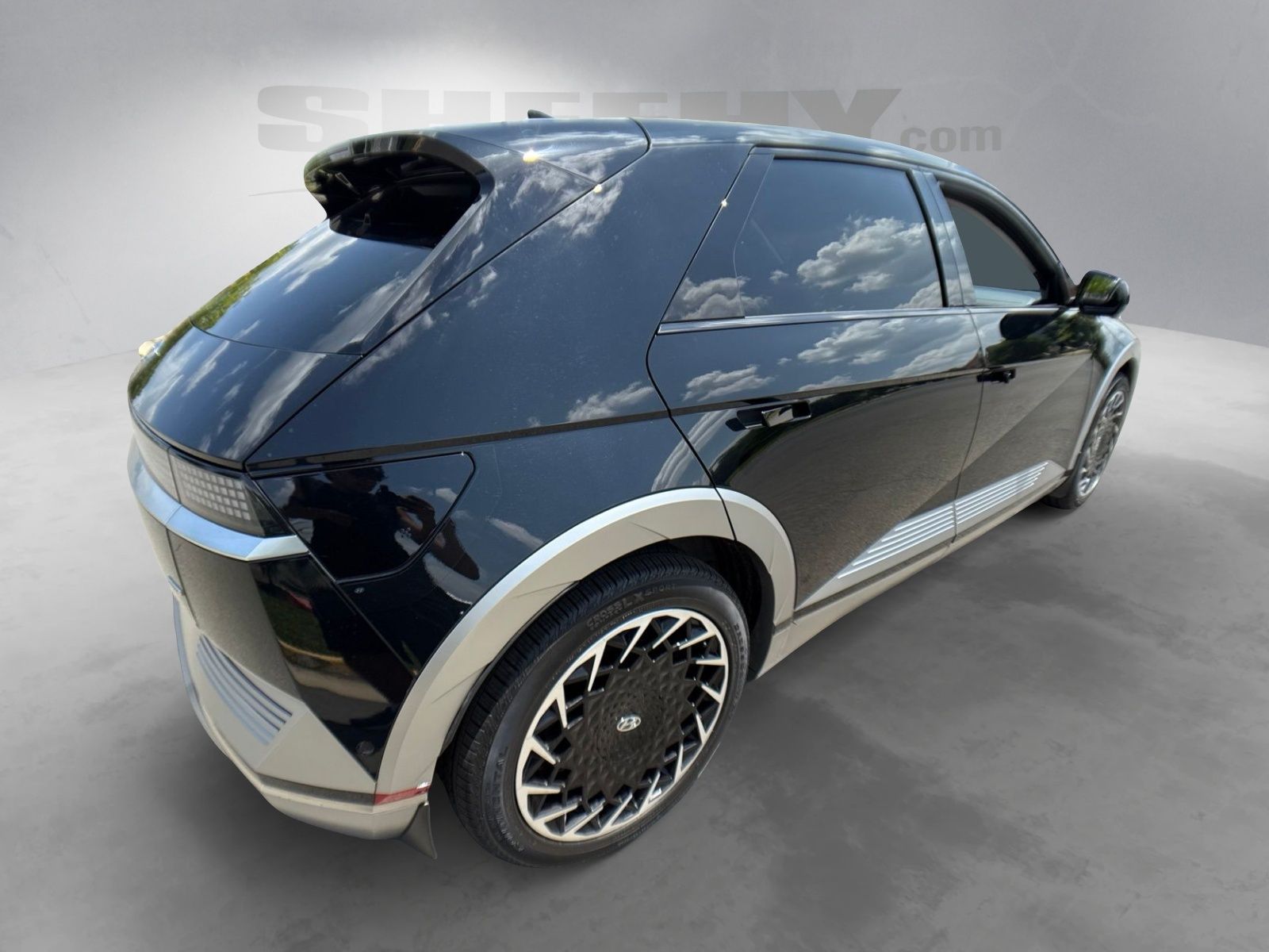 Used 2024 Black Hyundai Limited image 15