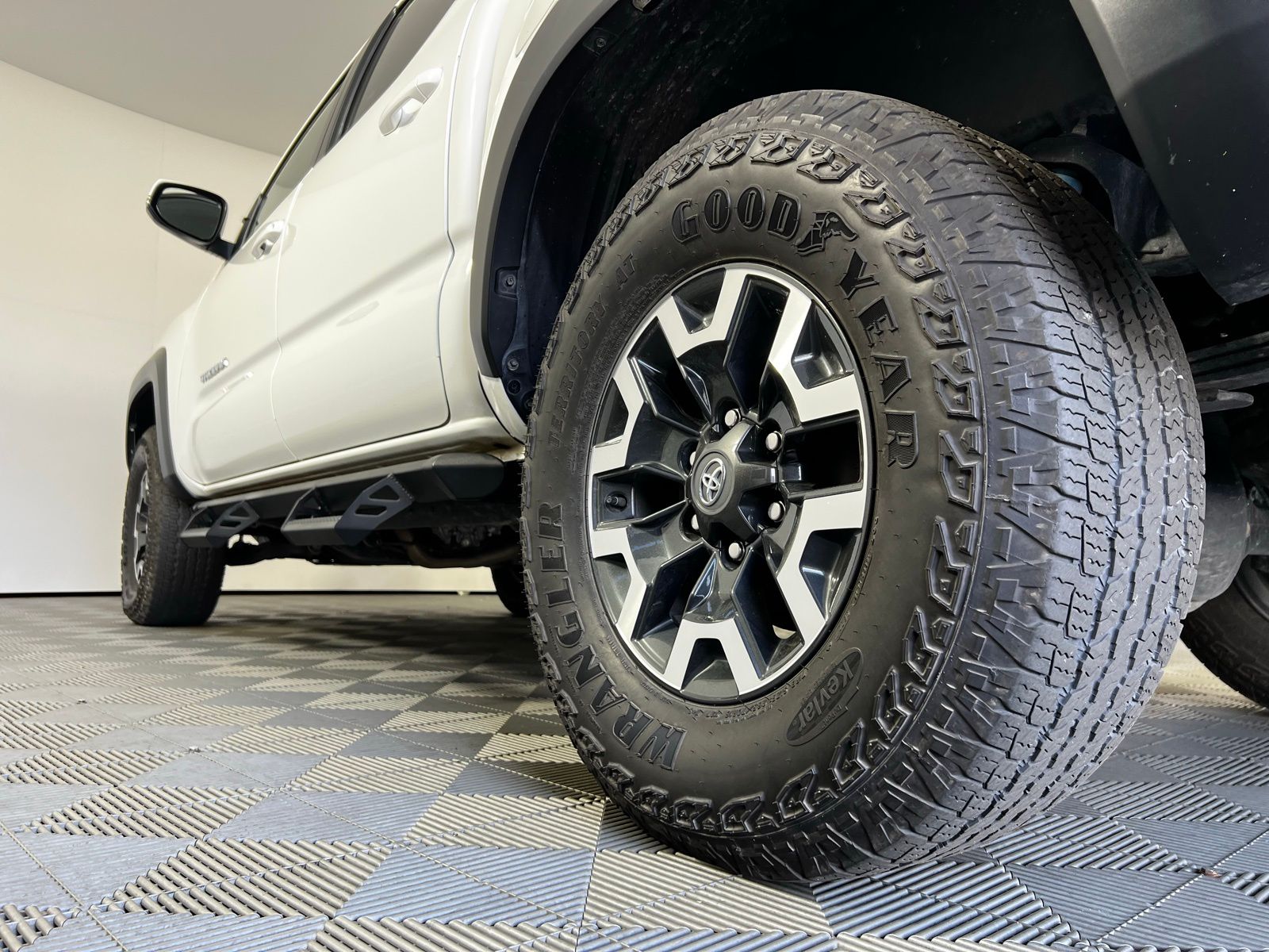 Thumbnail: 2023 Toyota Tacoma - 9