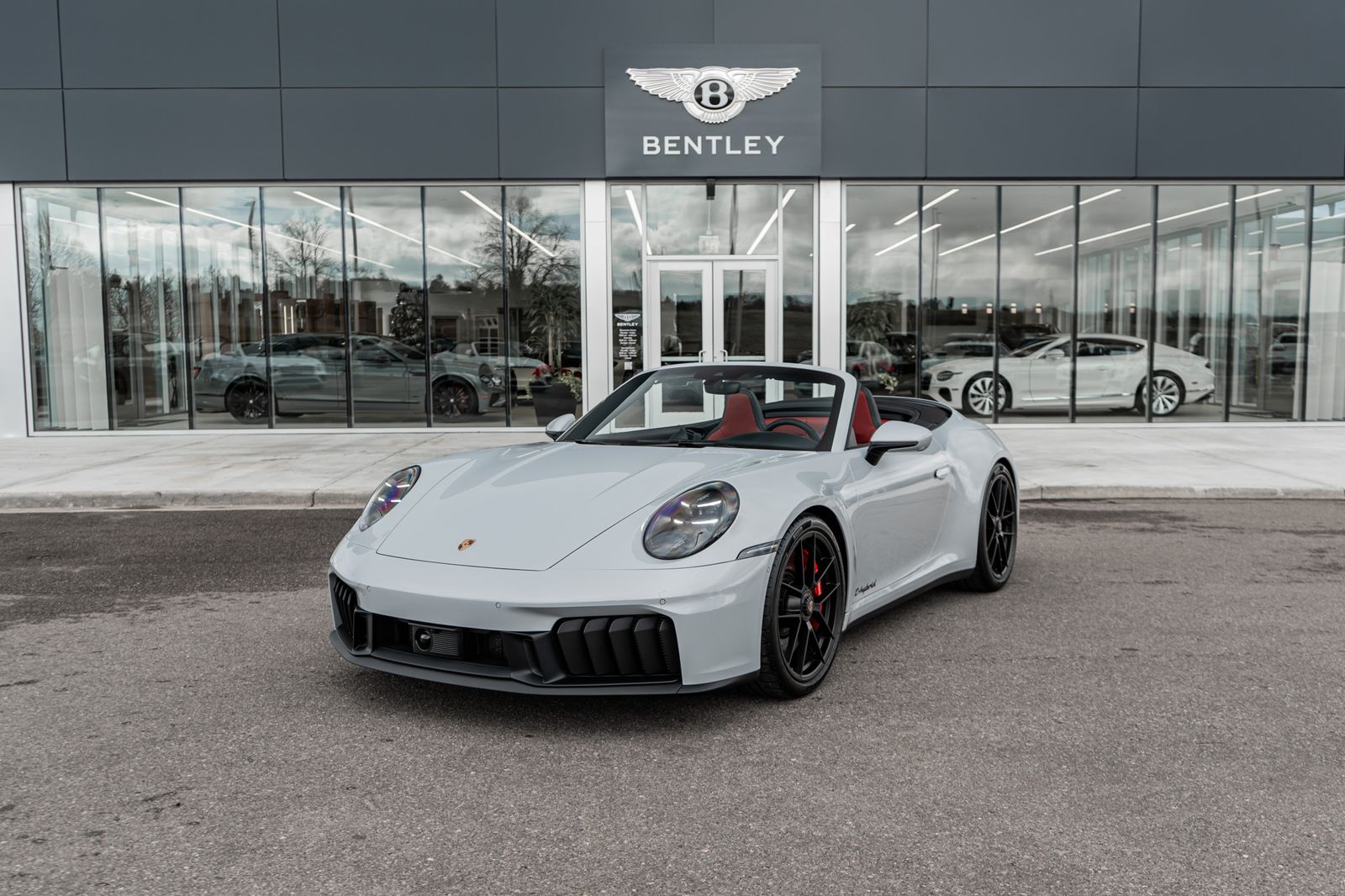 2025 Porsche 911 GTS's photo