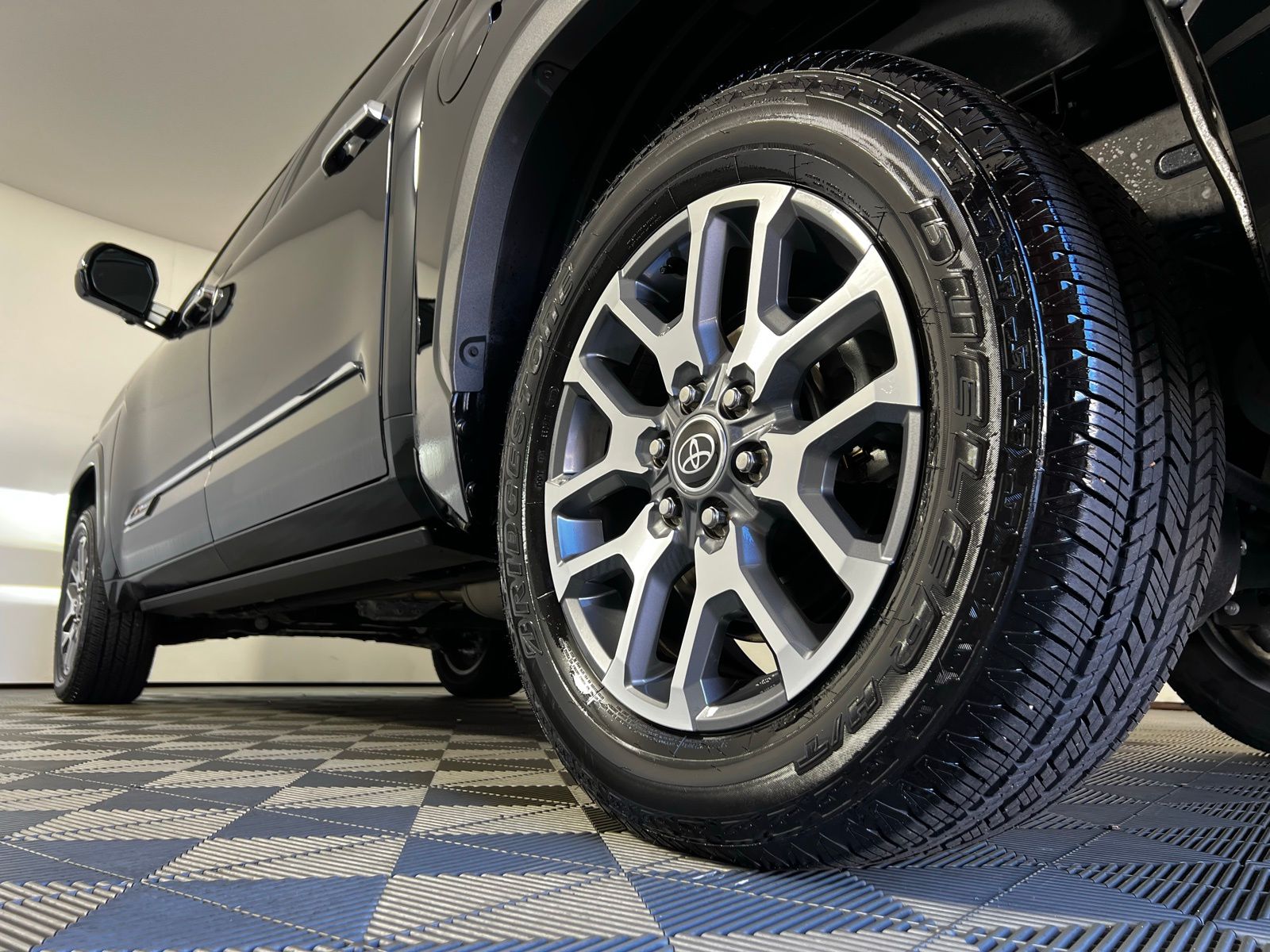 Thumbnail: 2023 Toyota Tundra - 31