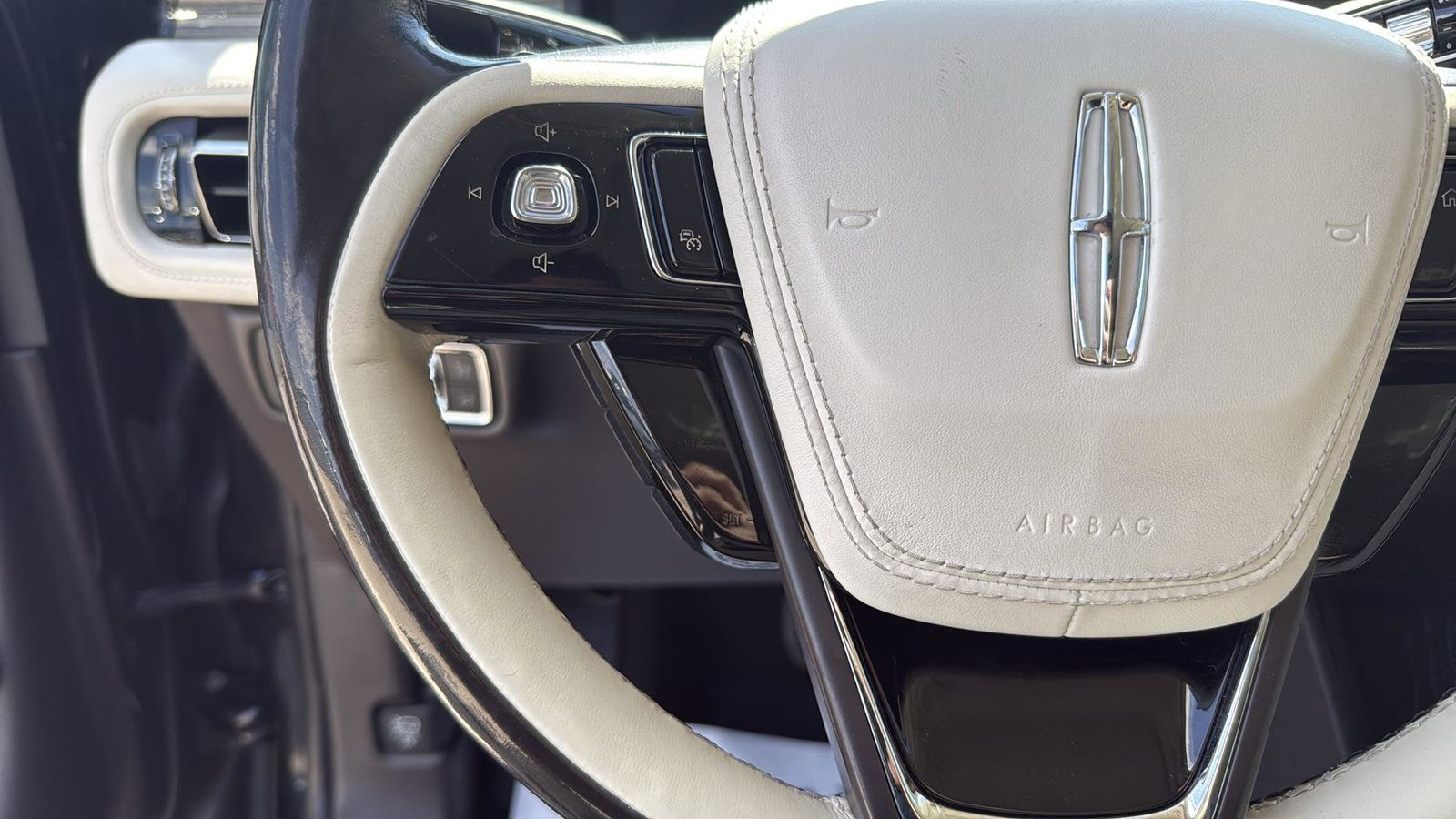 Used Car 2021 Lincoln Aviator  Black Label For Sale Under $40,000 In Austin, Texas