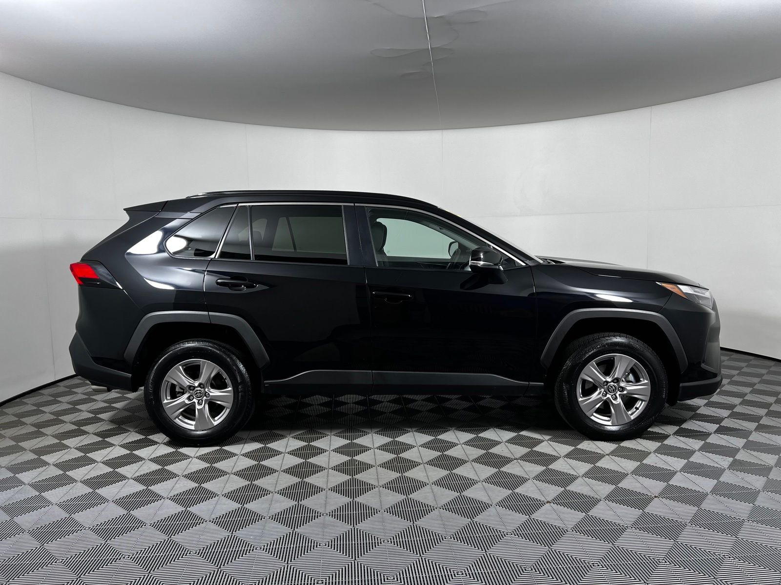 Thumbnail: 2024 Toyota RAV4 - 4