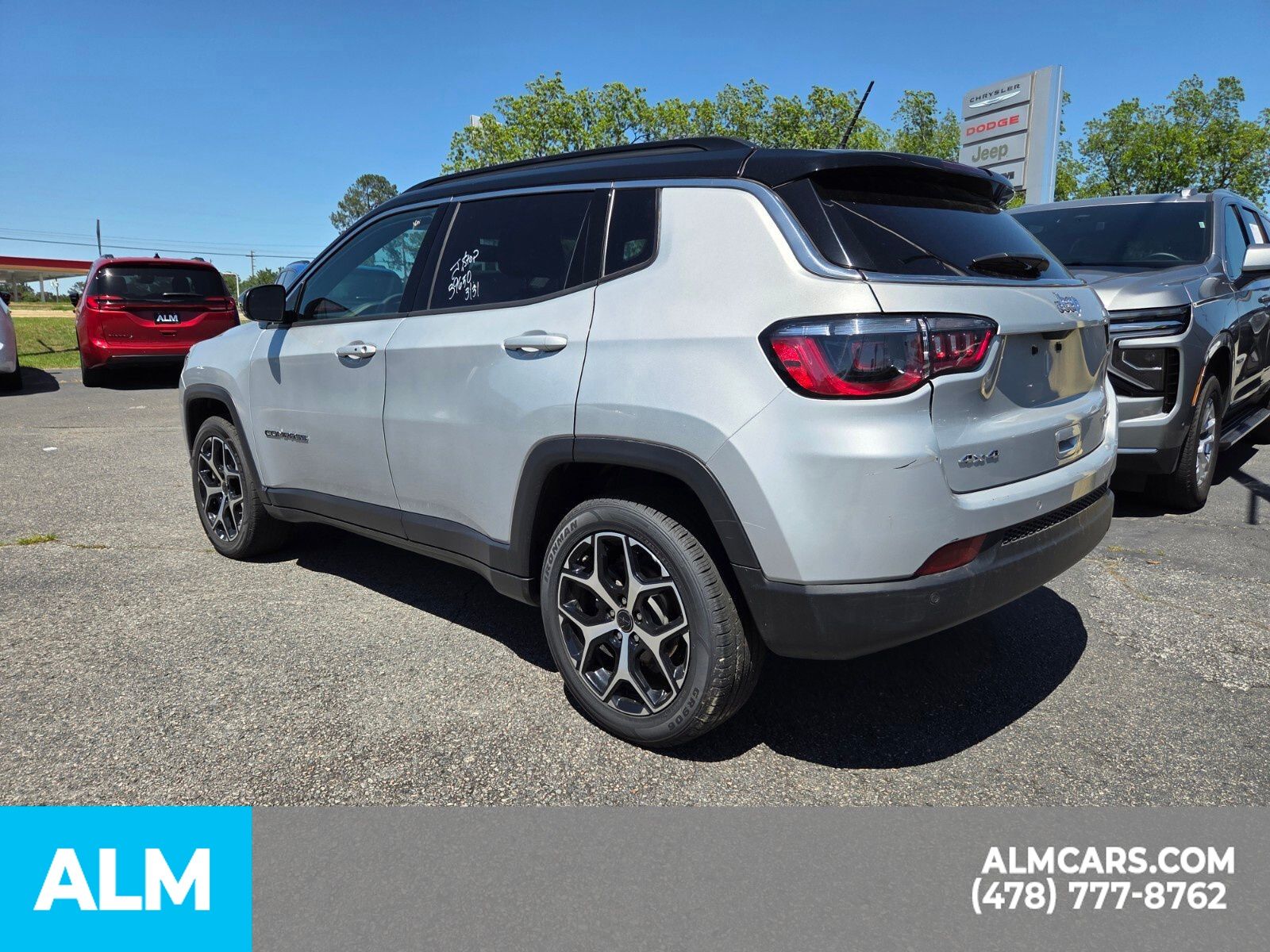 Used 2025 Silver Zynith Metallic Clearcoat Jeep Limited image 11