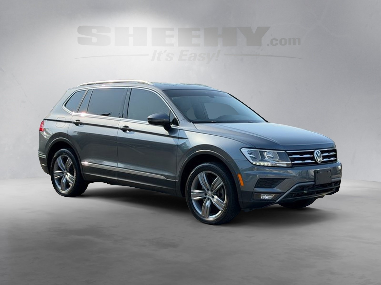 Used 2020 Gray Volkswagen 2.0T SEL image 2