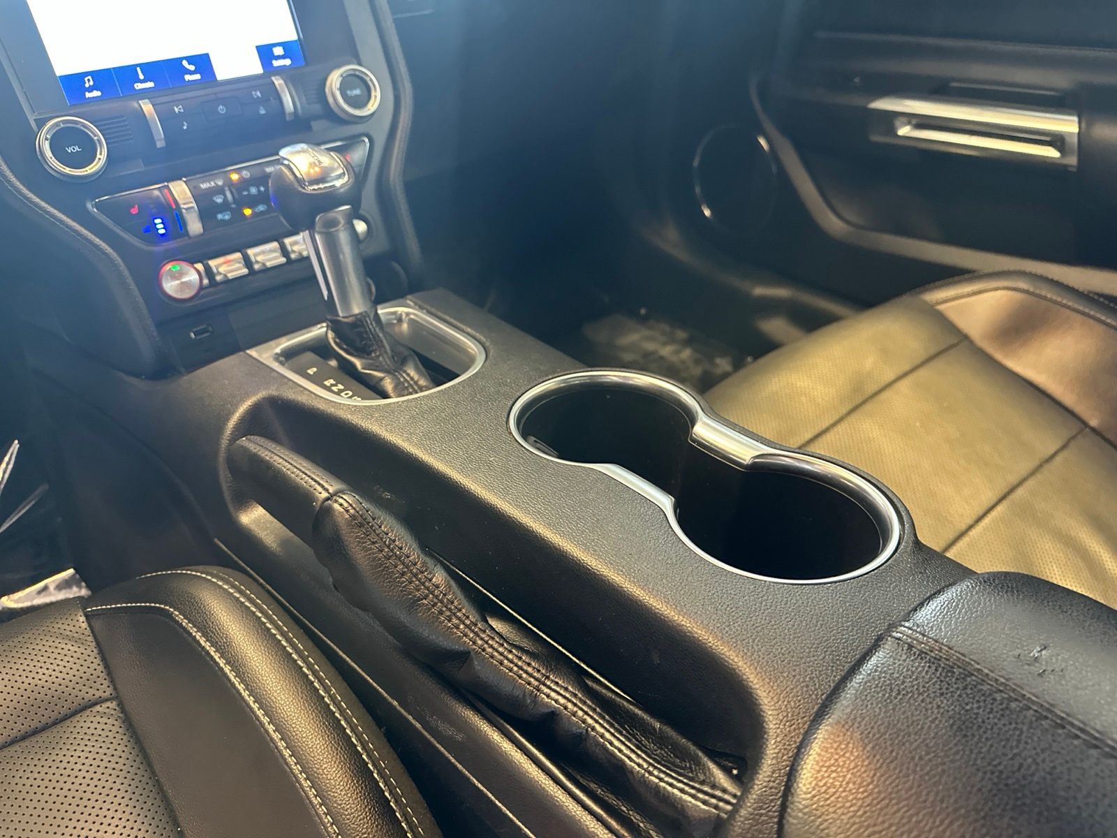 Certified Used 2022 Carbonized Gray Metallic Ford GT Premium image 18