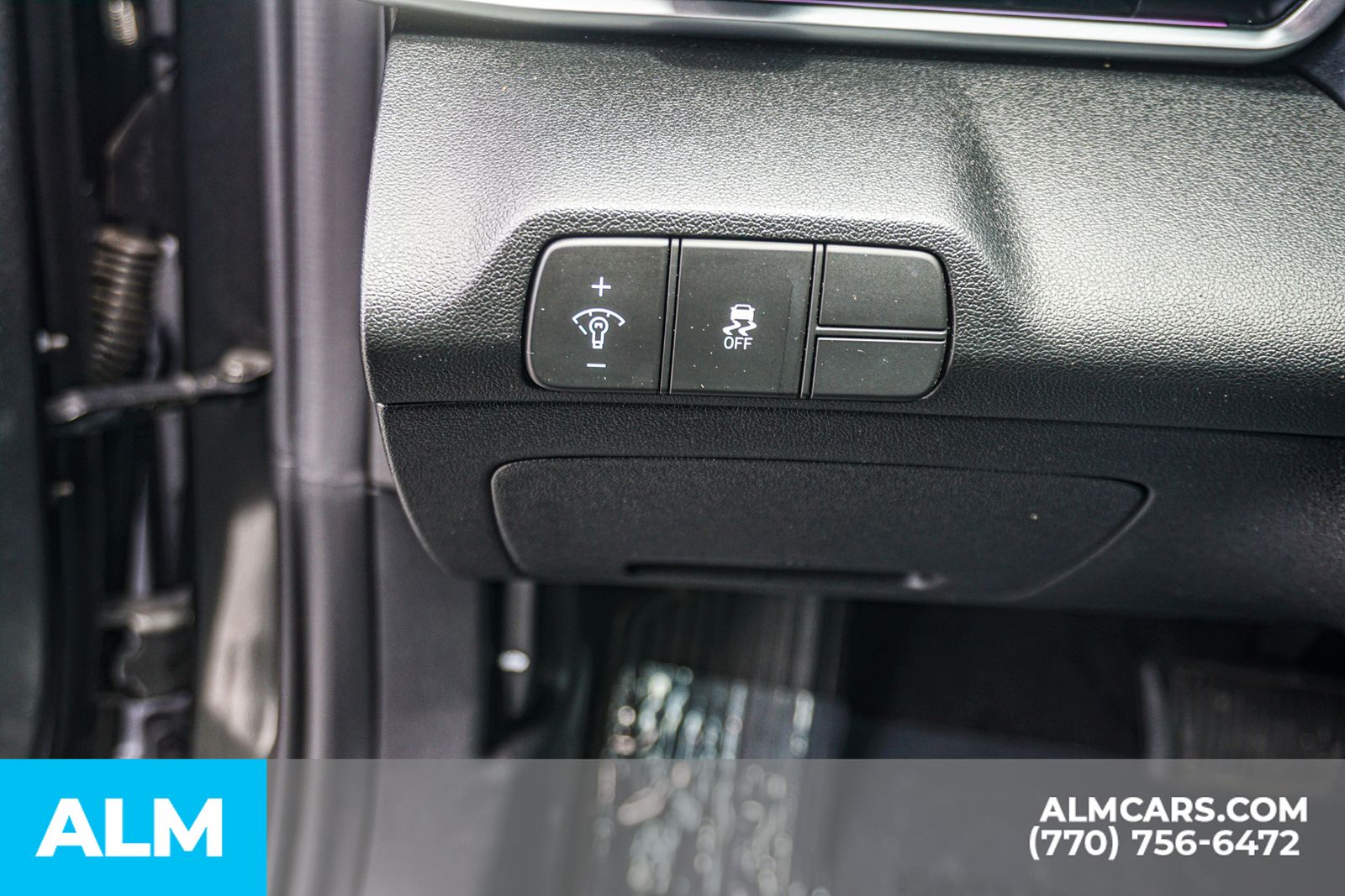 Used 2025 Gray Hyundai SEL Convenience image 35