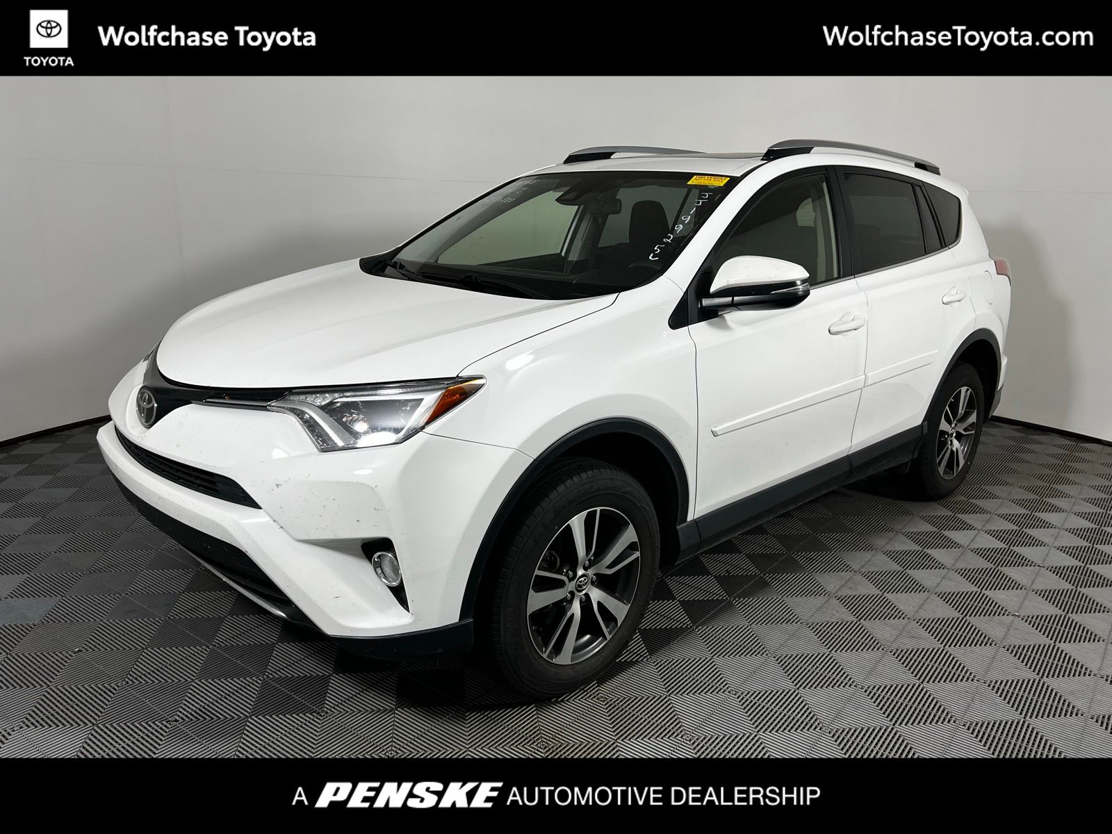 Thumbnail: 2018 Toyota RAV4 - 1