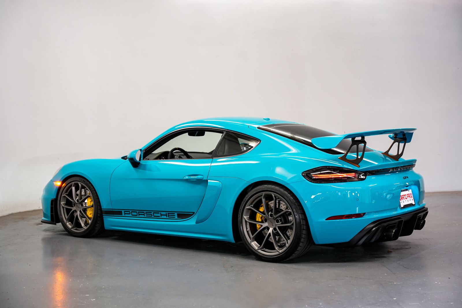 2021 Porsche 718 Cayman GT4 — photo 6