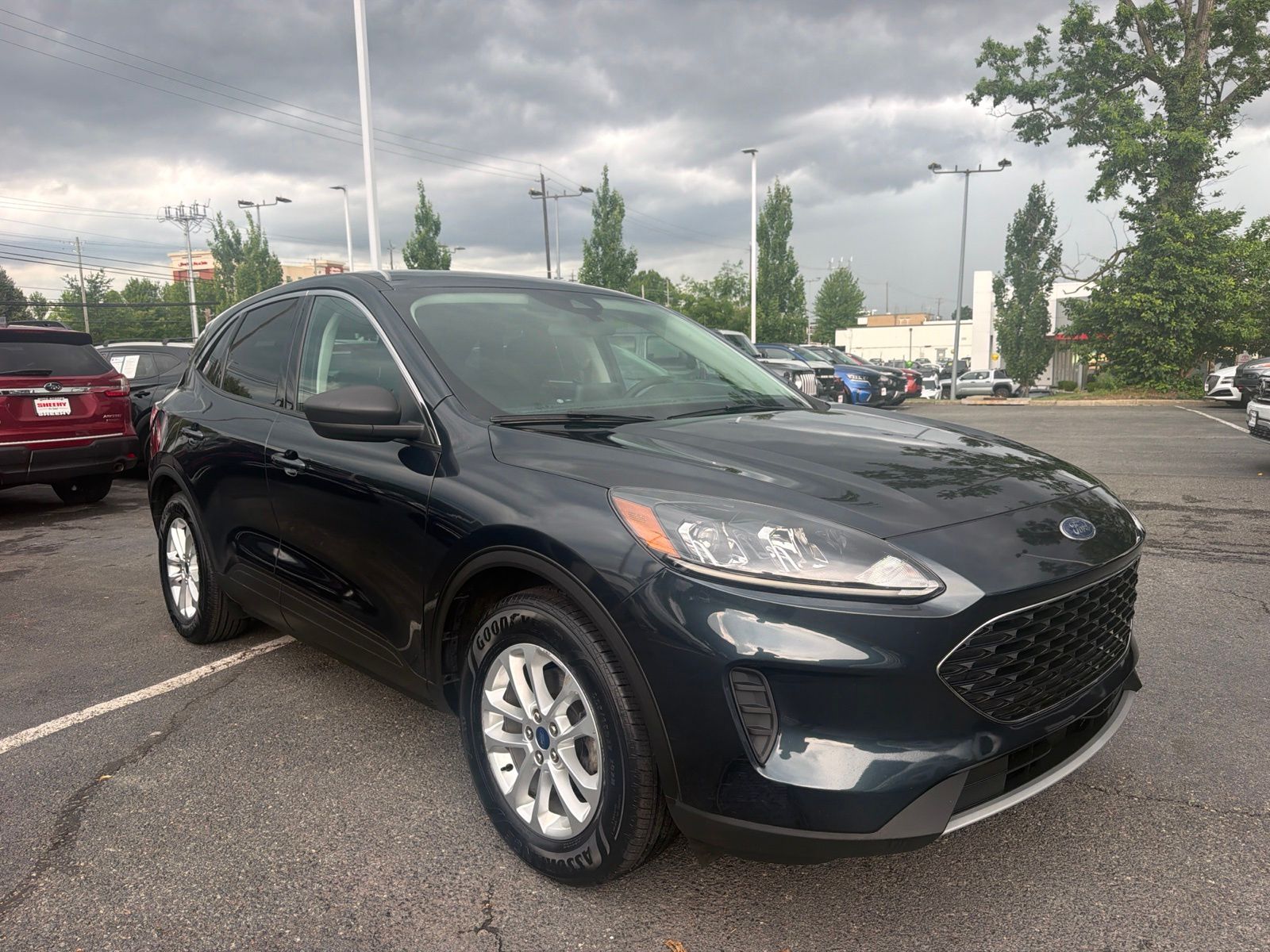 Certified Used 2022 Blue Metallic Ford SE image 4
