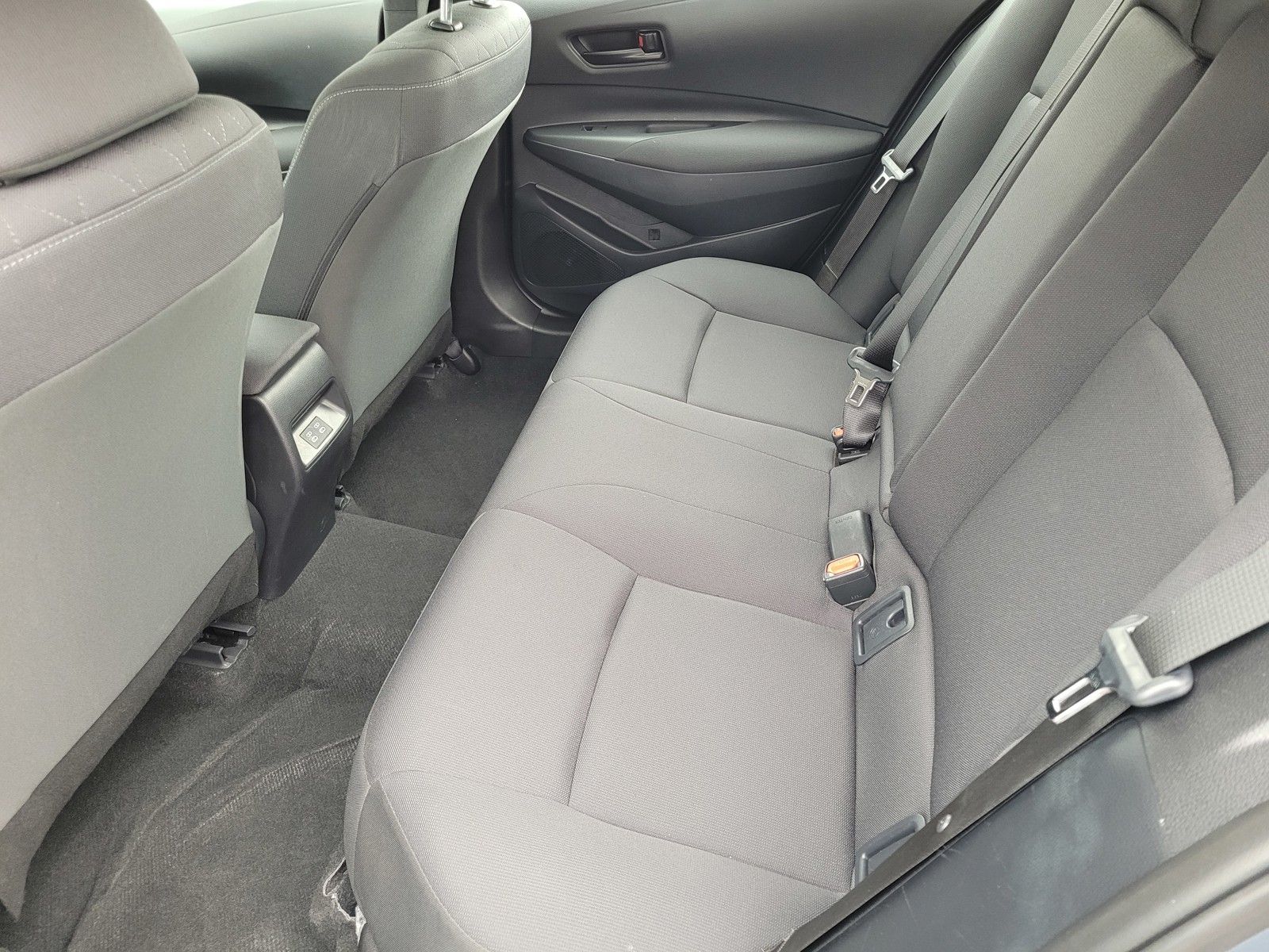 2026 Toyota Corolla LE - Photo 10