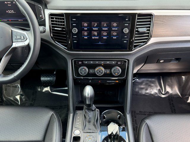 Used 2023 Pyrite Silver Metallic Volkswagen 3.6L V6 SE w/Technology image 3