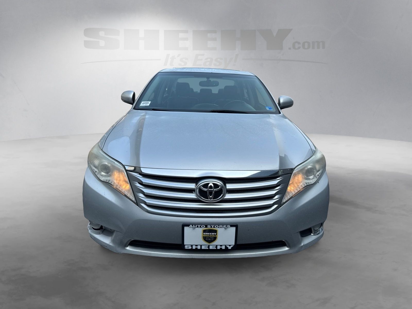 Used 2012 Classic Silver Metallic Toyota Base image 16