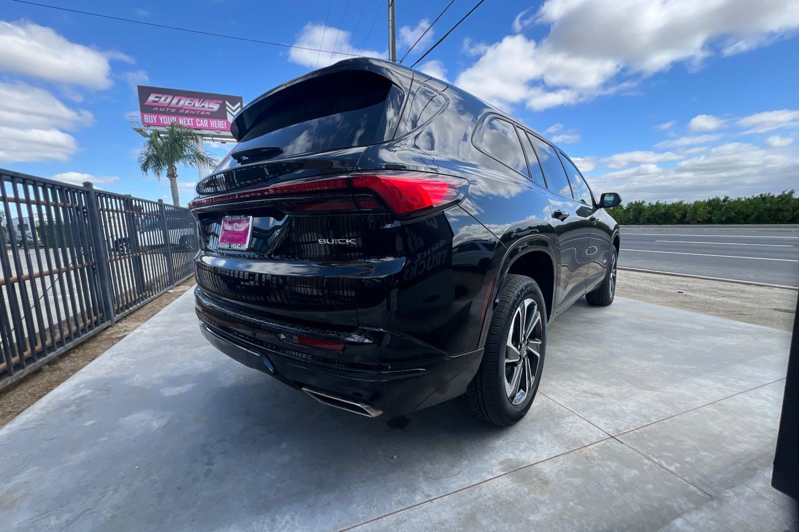 View vehicle photo 4