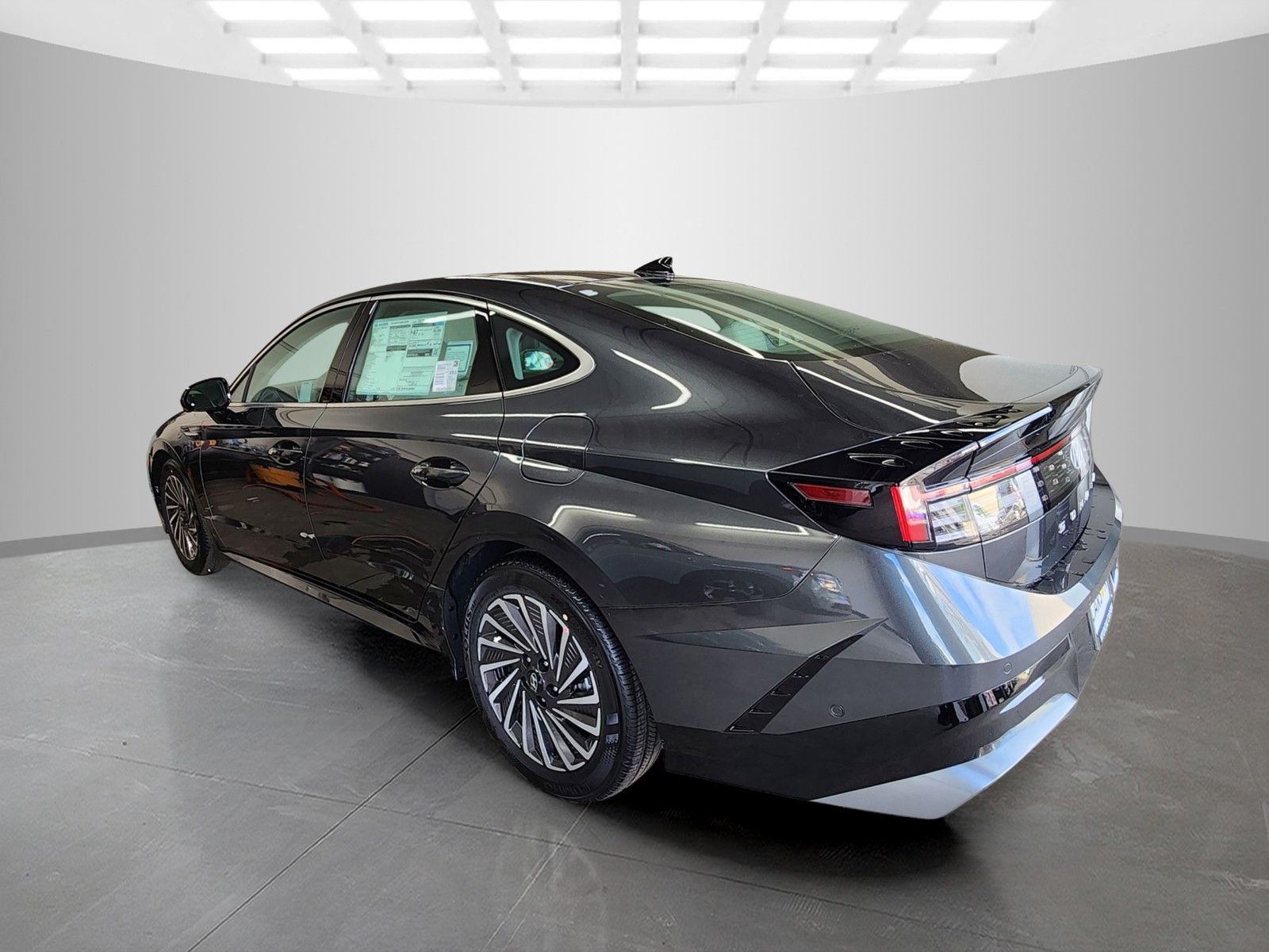 View vehicle photo 5