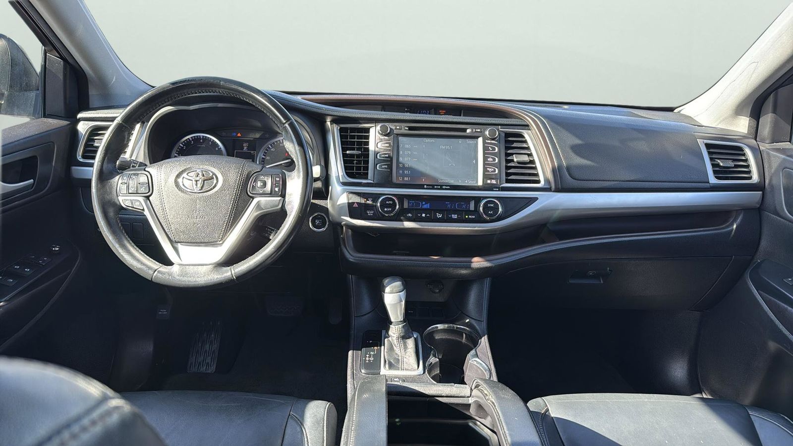 Used Car 2016 Toyota Highlander  Xle V6 For Sale Under $20,000 In Austin, Texas