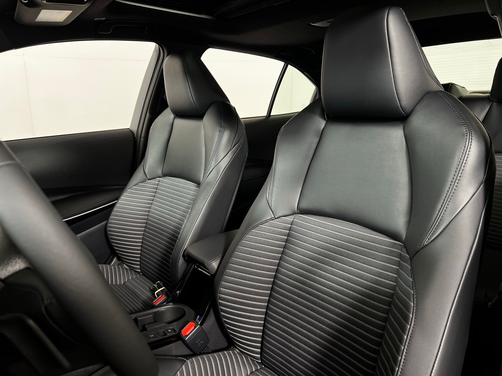 Thumbnail: 2026 Toyota Corolla - 10