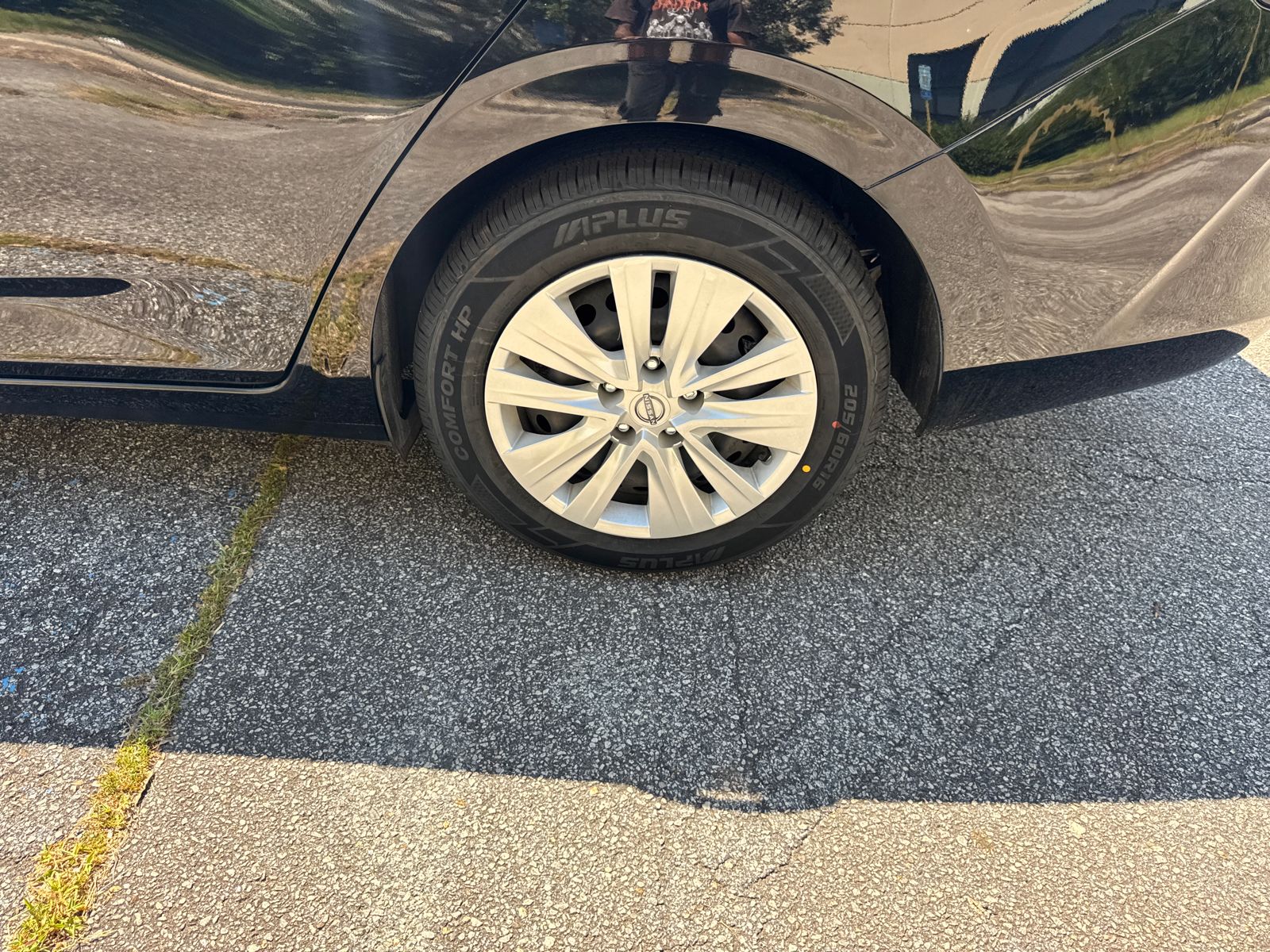 Used 2024 Black Nissan S image 19