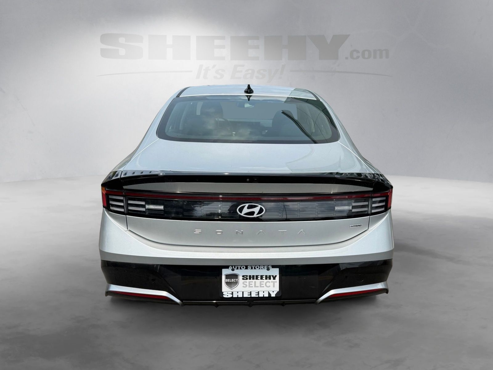 Used 2025 Silver Hyundai SEL image 13