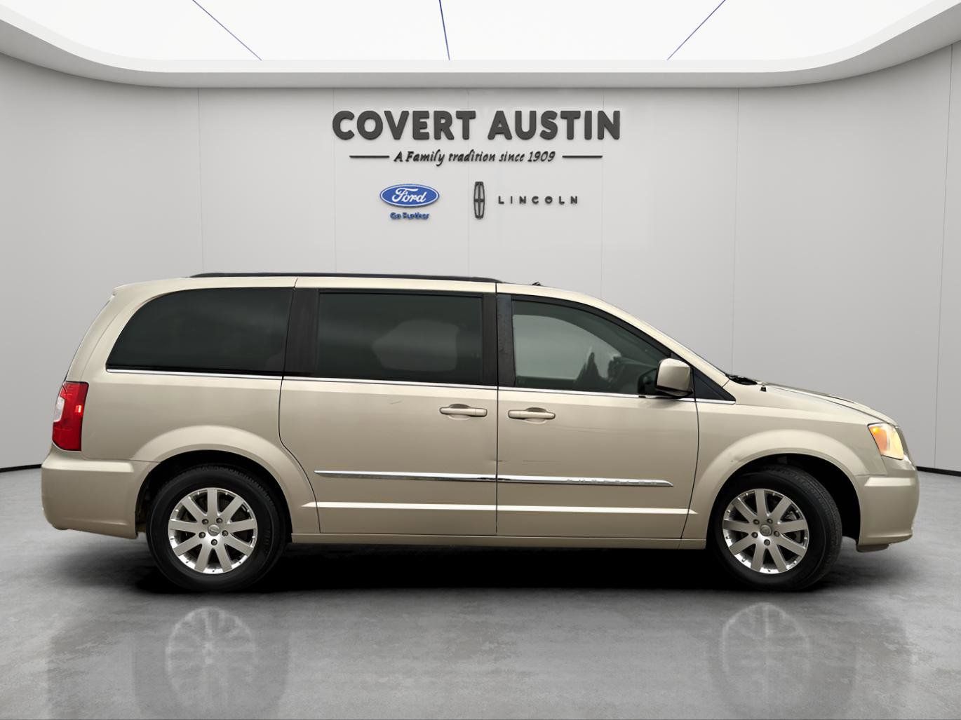Used Car 2016 Chrysler Town & Country  Touring For Sale Under $10,000 In Austin, Texas