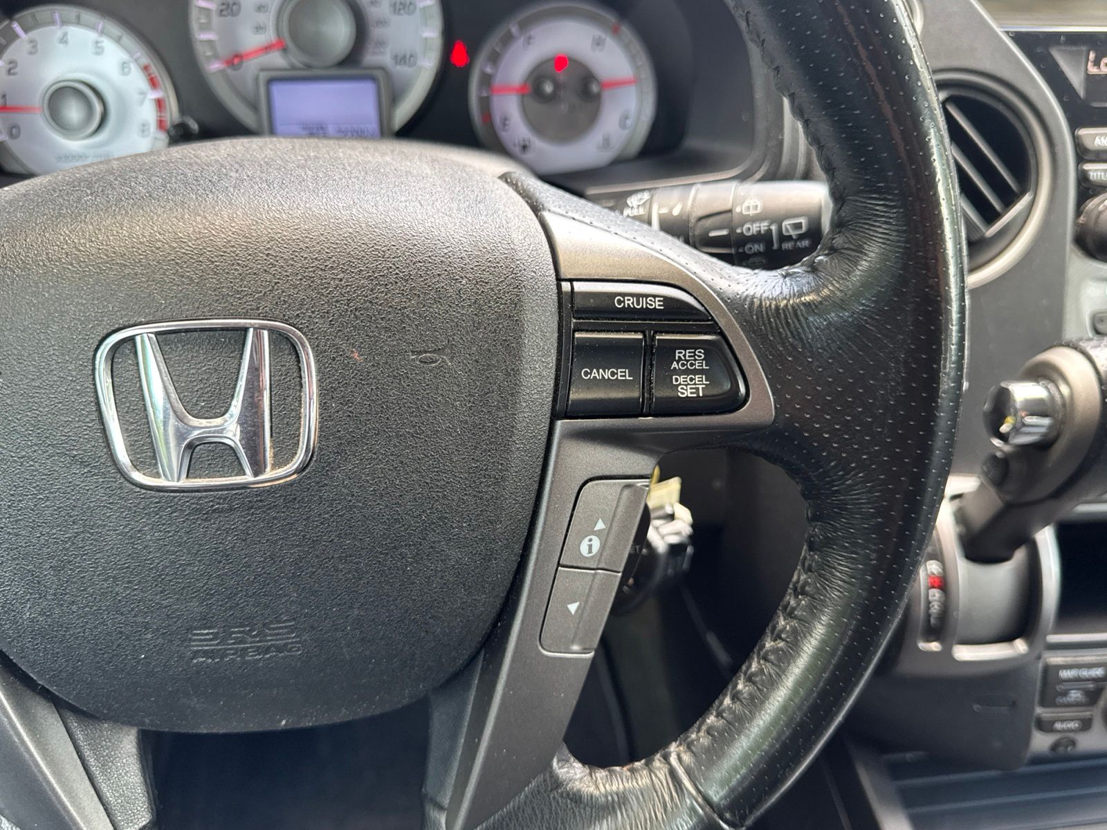 Used 2015 Modern Steel Metallic Honda Touring image 19