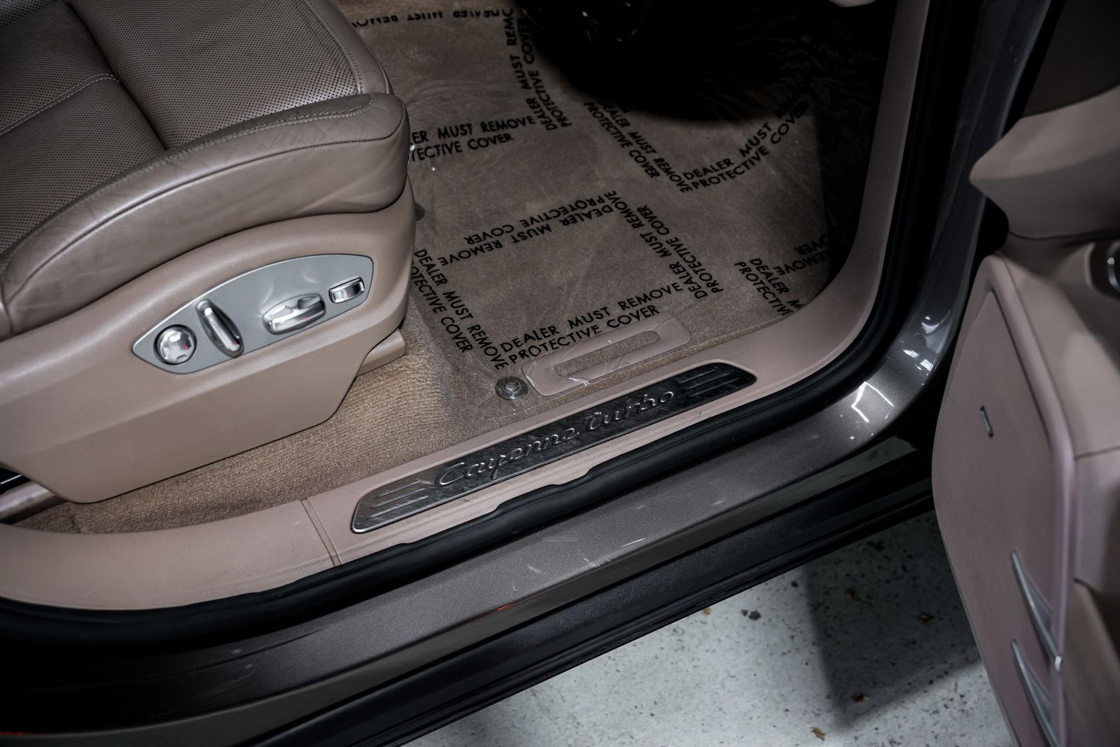 2013 Porsche Cayenne Turbo — photo 26