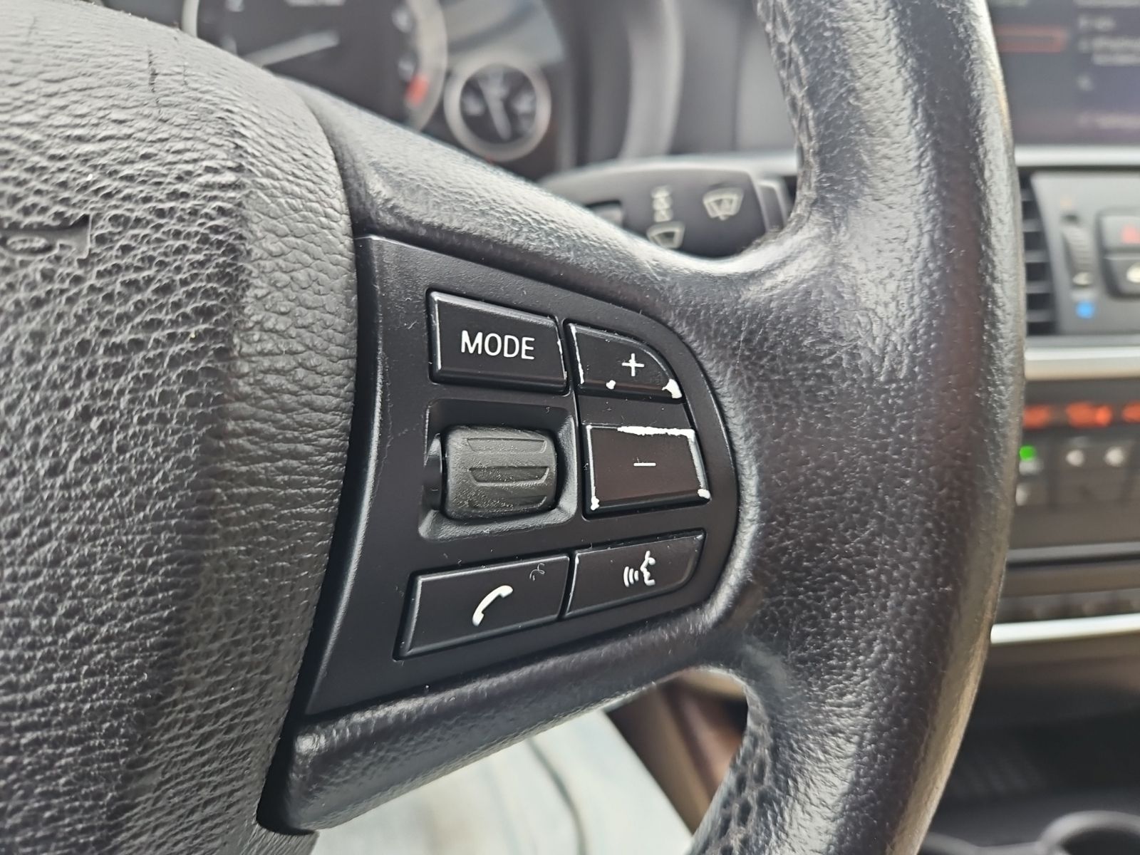 Used 2011 Silver BMW xDrive28i image 19