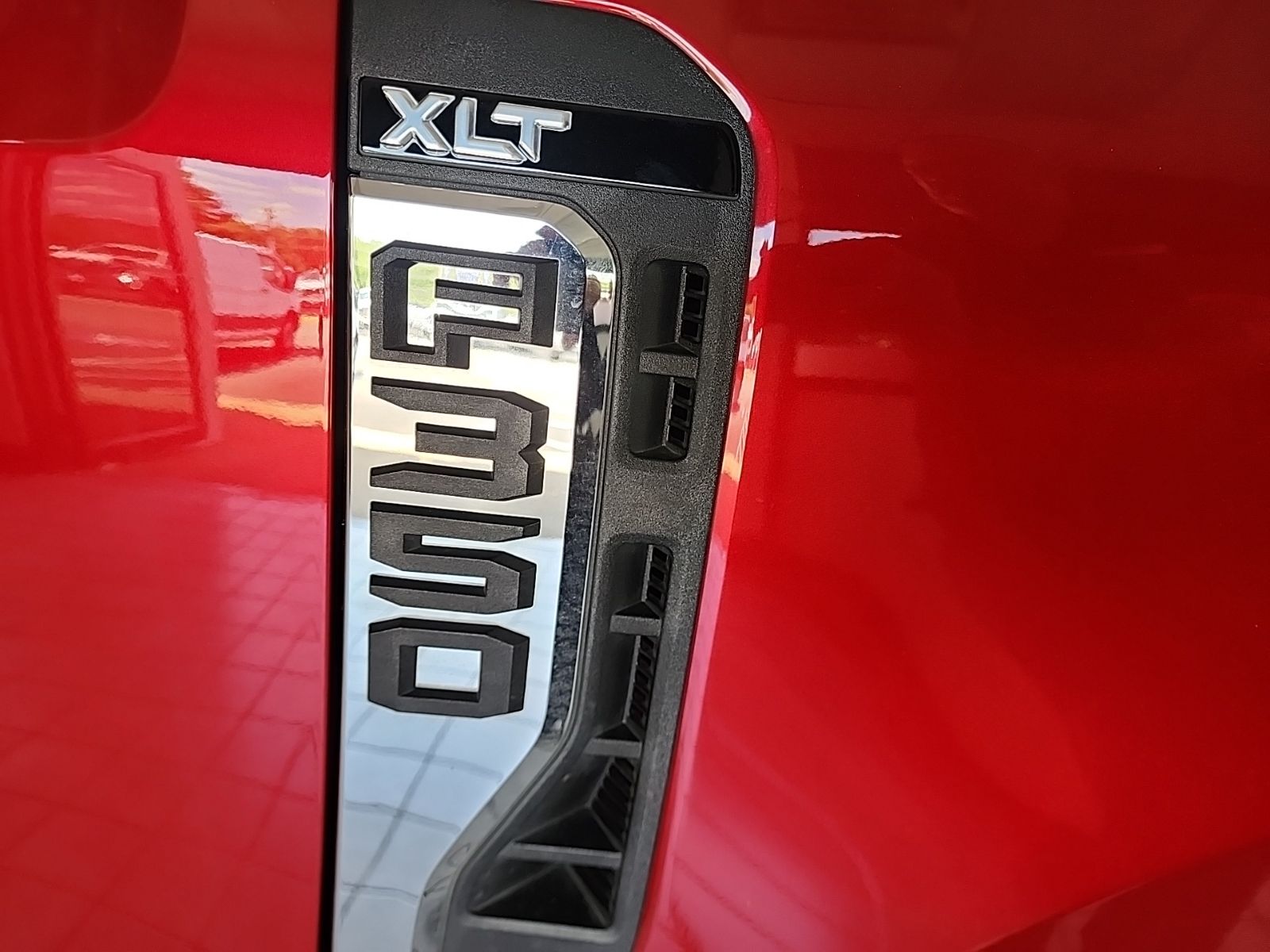 Certified Used 2024 Rapid Red Metallic Tinted Clearcoat Ford XLT image 23