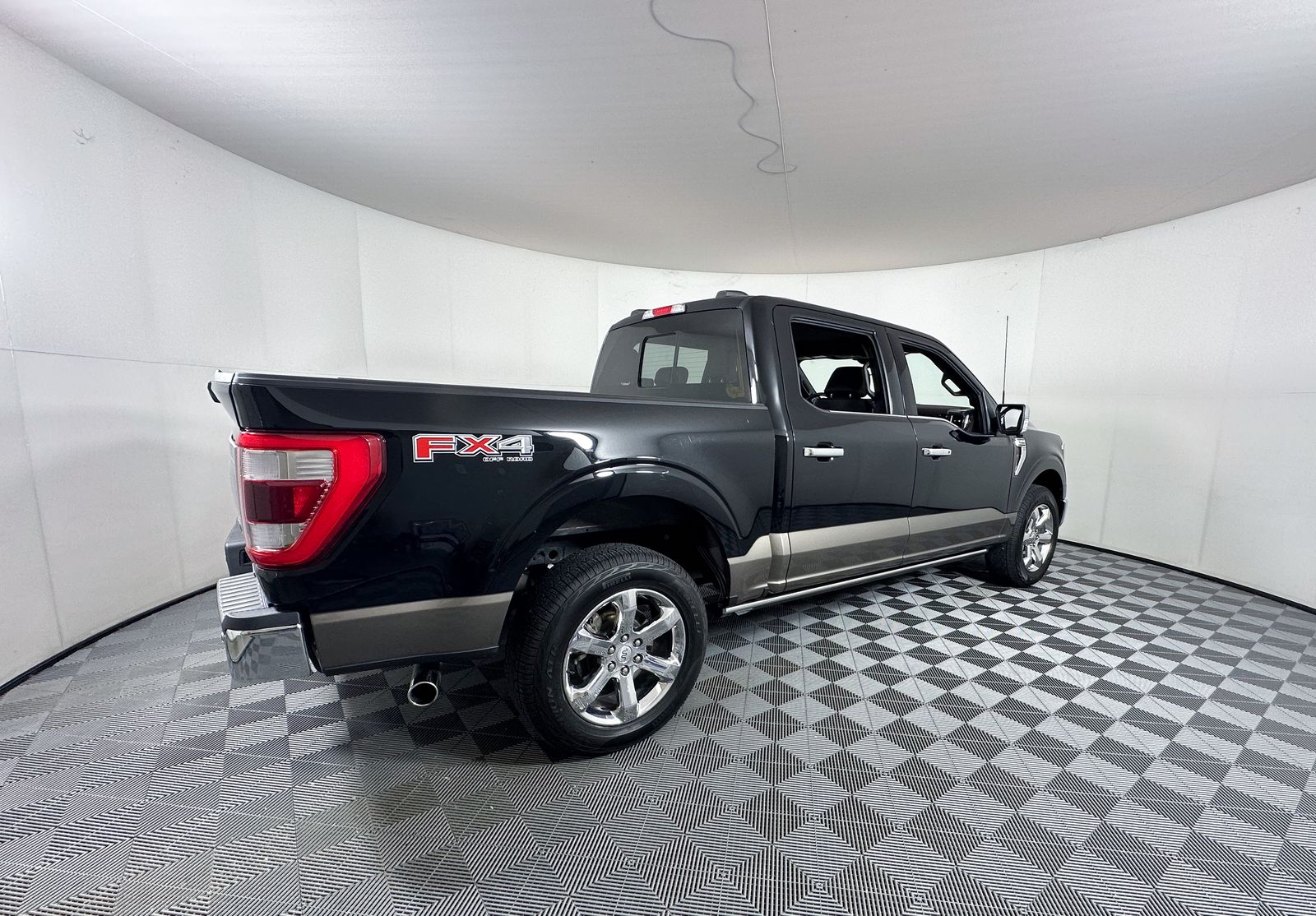 View vehicle photo 3