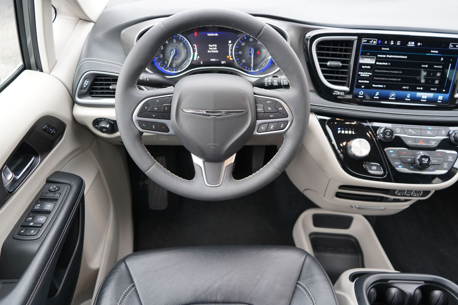 2022 Chrysler Pacifica Touring L 11