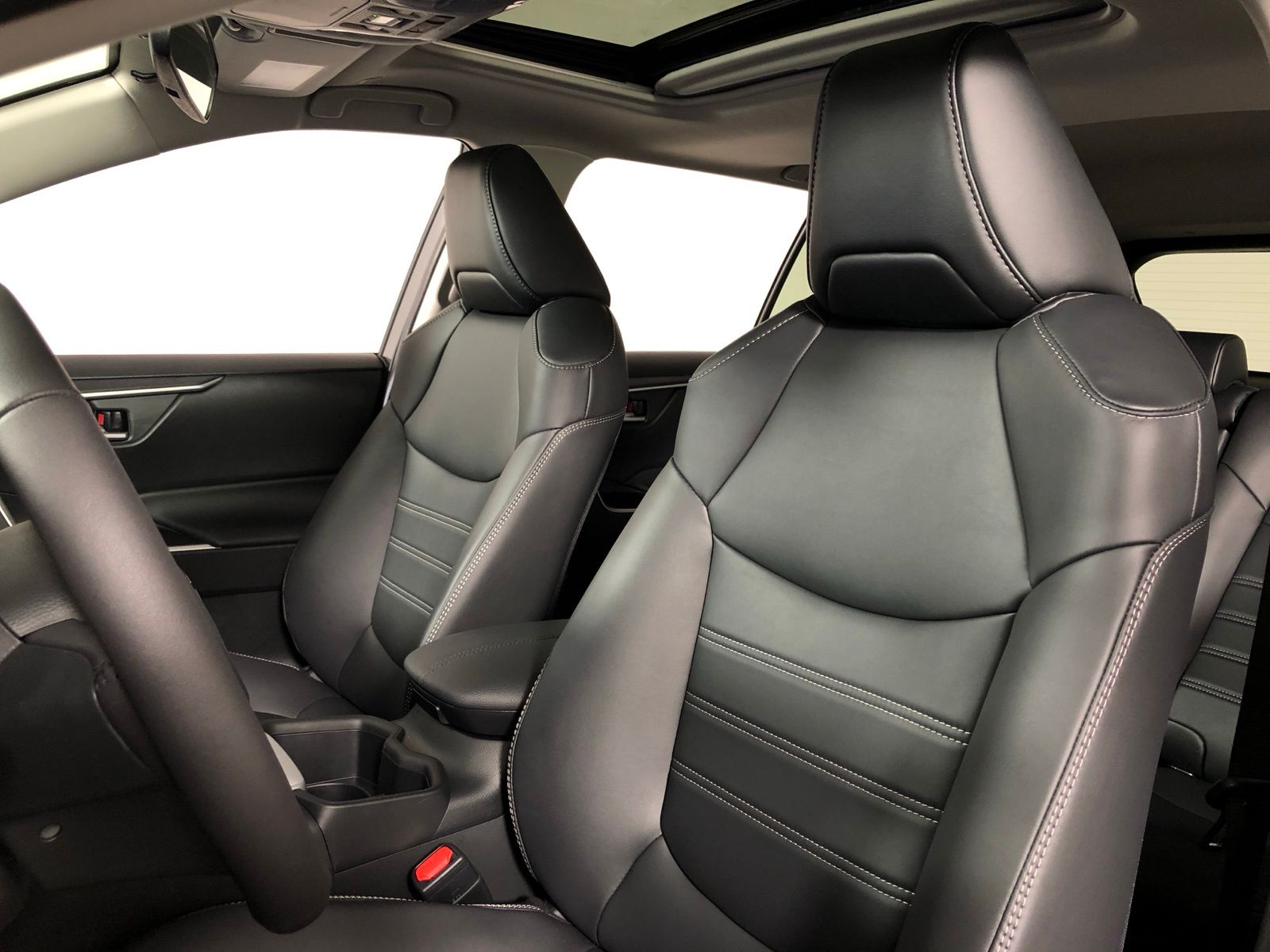 2025 Toyota RAV4 XLE Premium 10