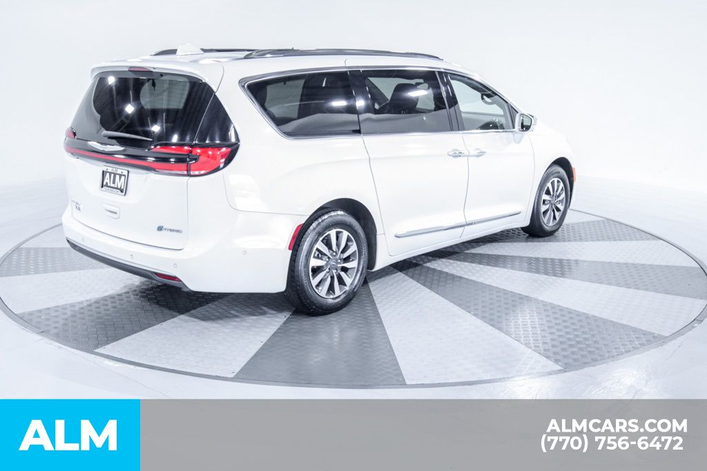 2021 Chrysler Pacifica Hybrid Limited 10