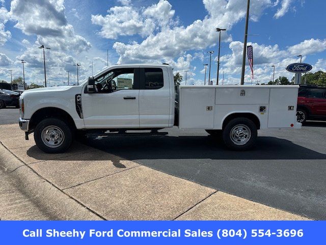 2025 Ford F-350 Super Duty Chassis Cab XL - Photo 9