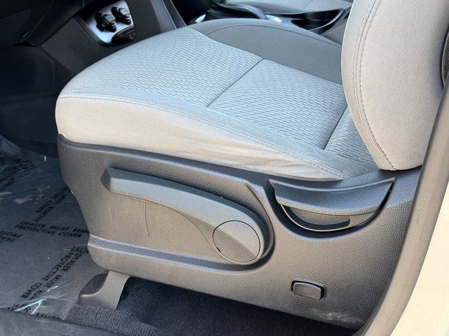 Used 2018 Sparkling Silver Hyundai 2.4 Base image 34