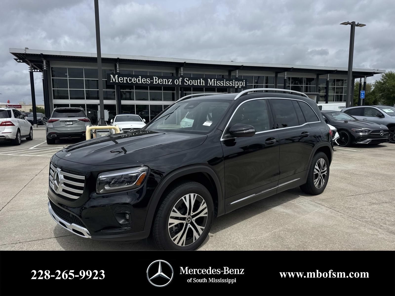 Black 2026 Mercedes-Benz GLB 250 FWD SUV / Crossover Front-Wheel Drive 8-Speed Dual Clutch