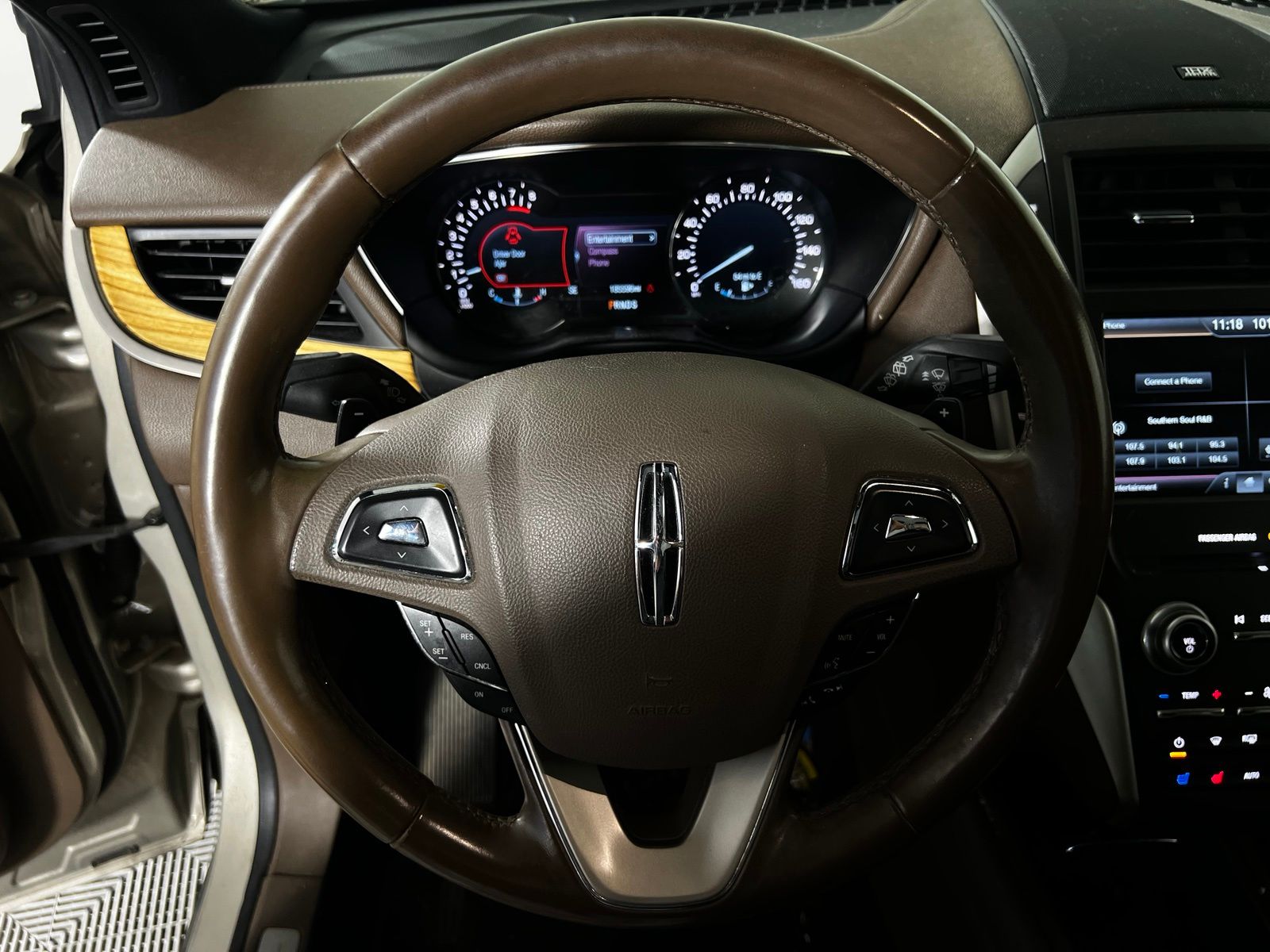 Thumbnail: 2015 Lincoln MKC - 9