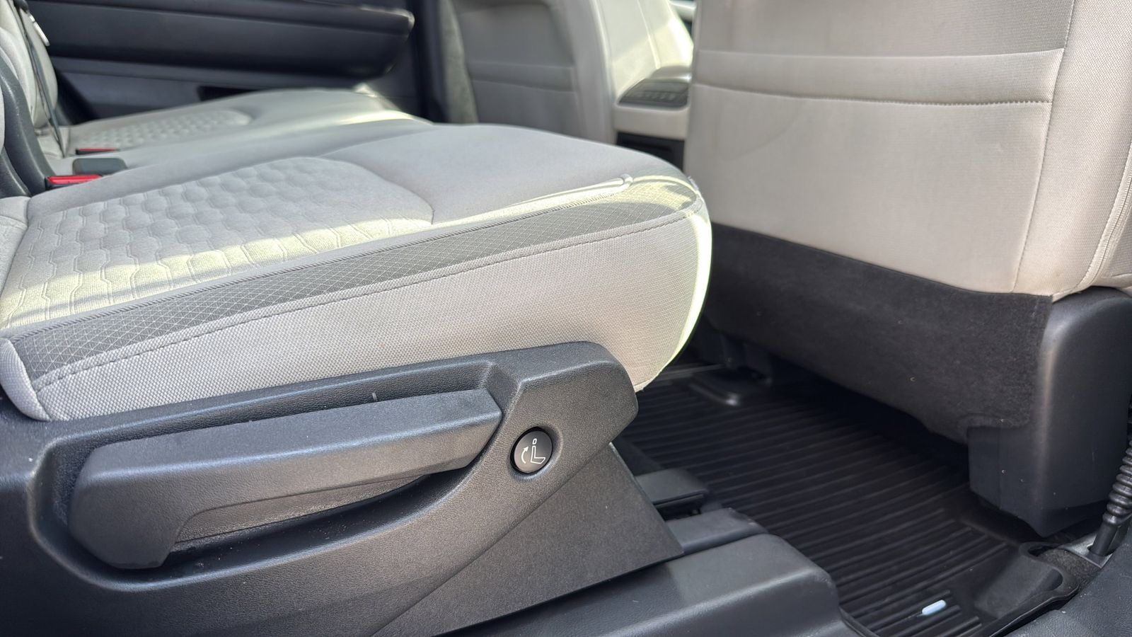 Used Car 2024 Nissan Pathfinder  Sv For Sale Under $30,000 In Austin, Texas