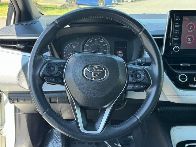 Used 2020 White Toyota SE image 15
