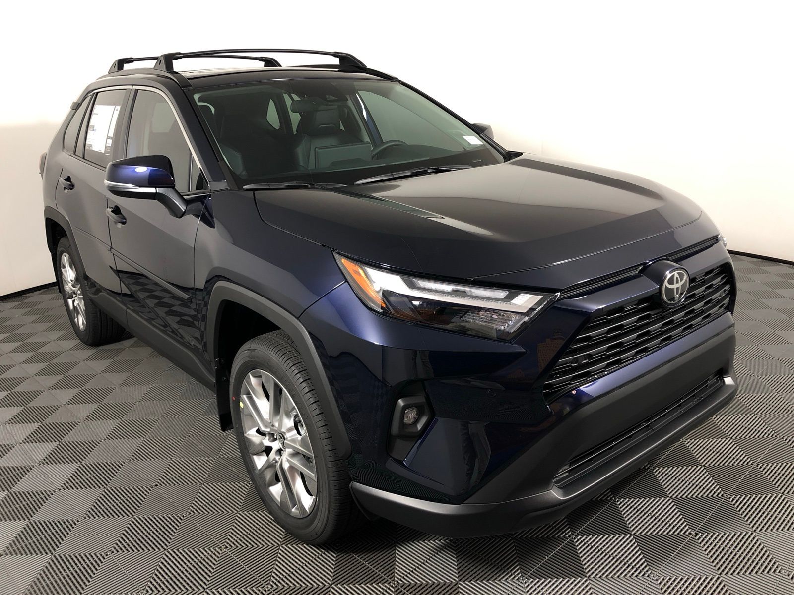 Thumbnail: 2025 Toyota RAV4 - 3