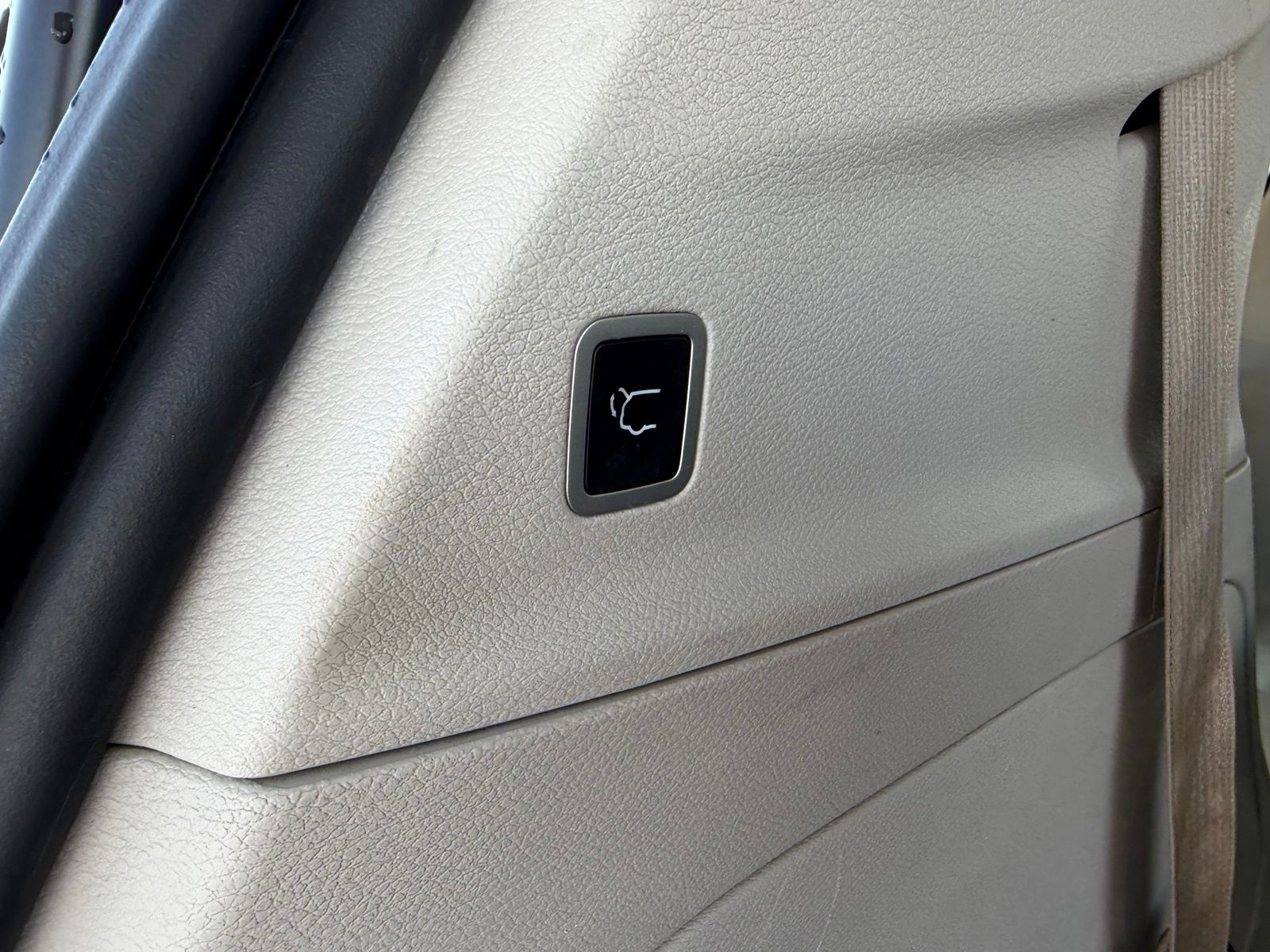 2020 Chrysler Voyager image 12