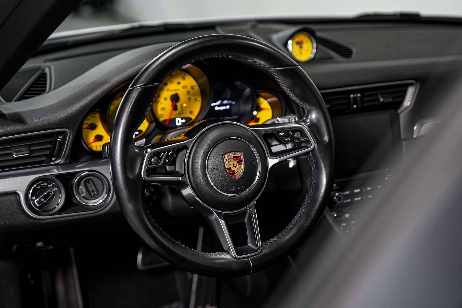 2017 Porsche 911 Targa 4 — photo 12