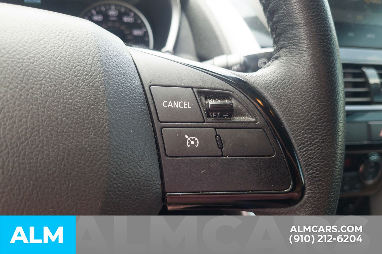 Used 2022  Mitsubishi SE image 10
