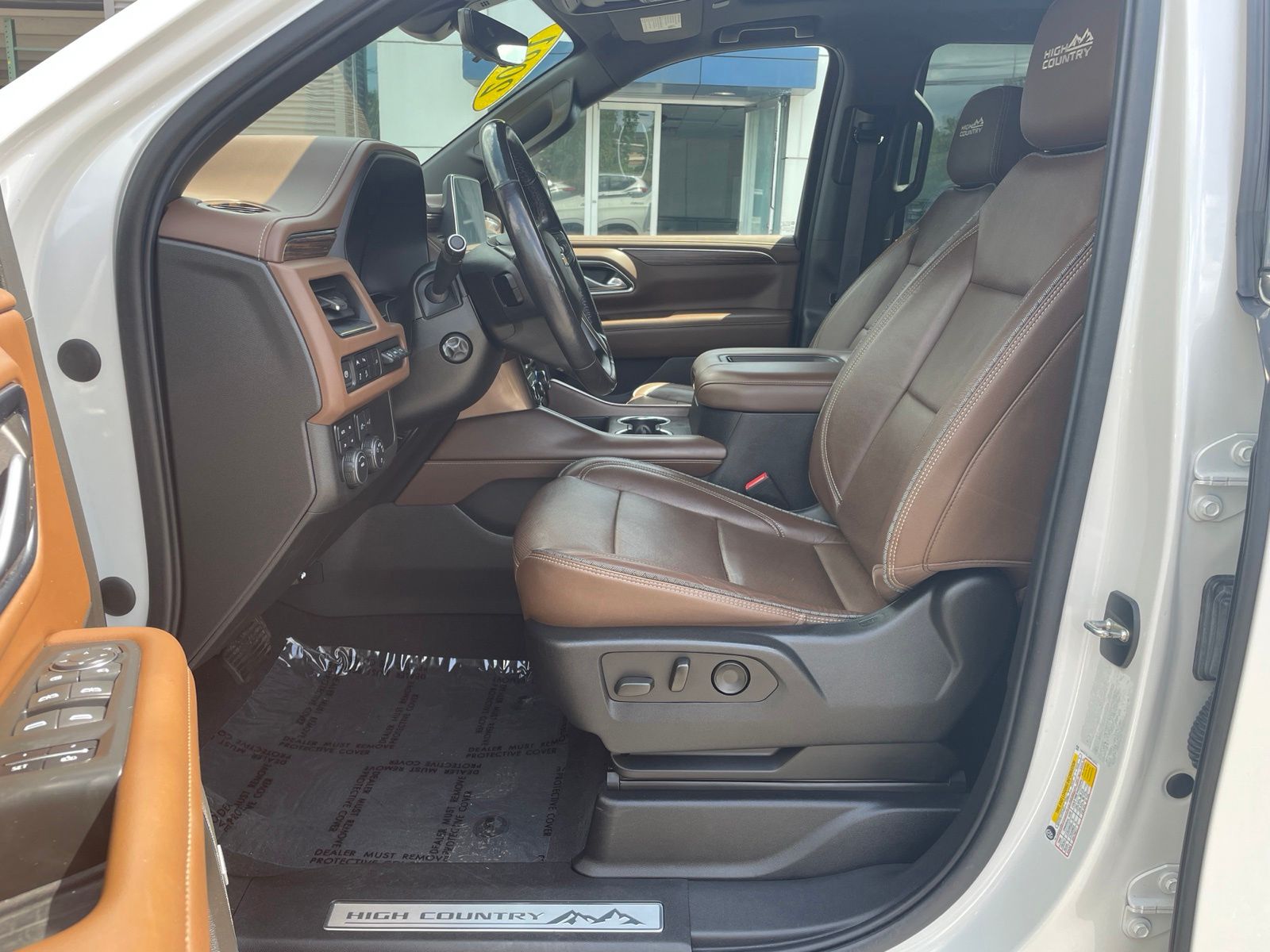 Used 2021 Pearl Chevrolet High Country image 9